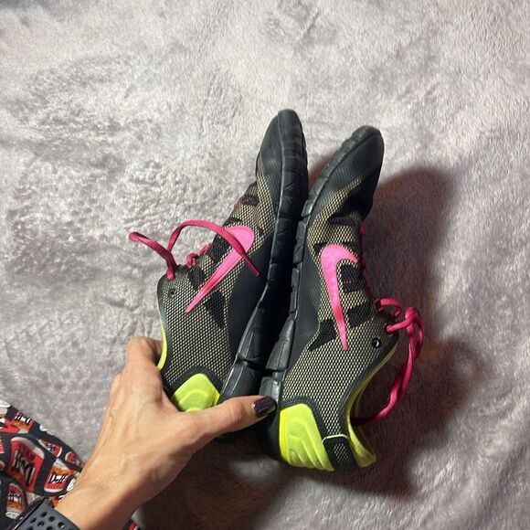 Nike training shoes size 8 1/2 - Picture 6 of 8